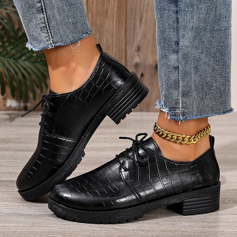 Niyra – Derby Shoes with Lacing and Chunky Sole