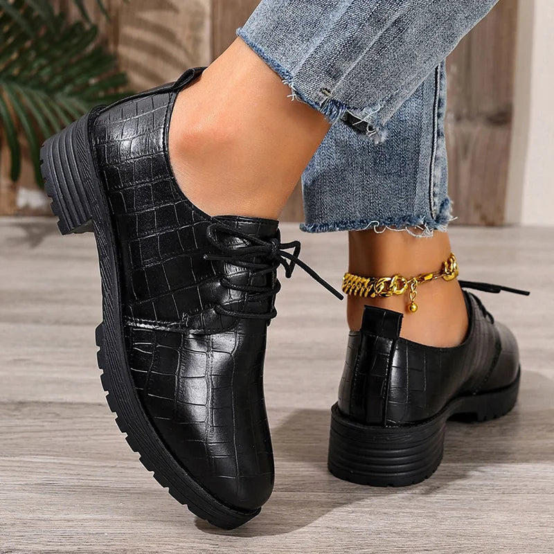 Niyra – Derby Shoes with Lacing and Chunky Sole