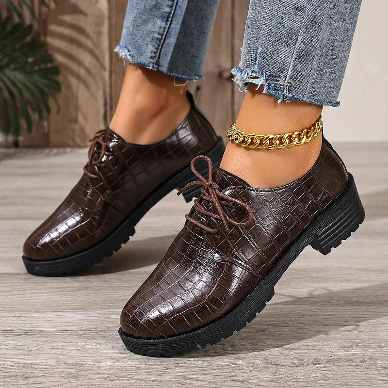 Niyra – Derby Shoes with Lacing and Chunky Sole