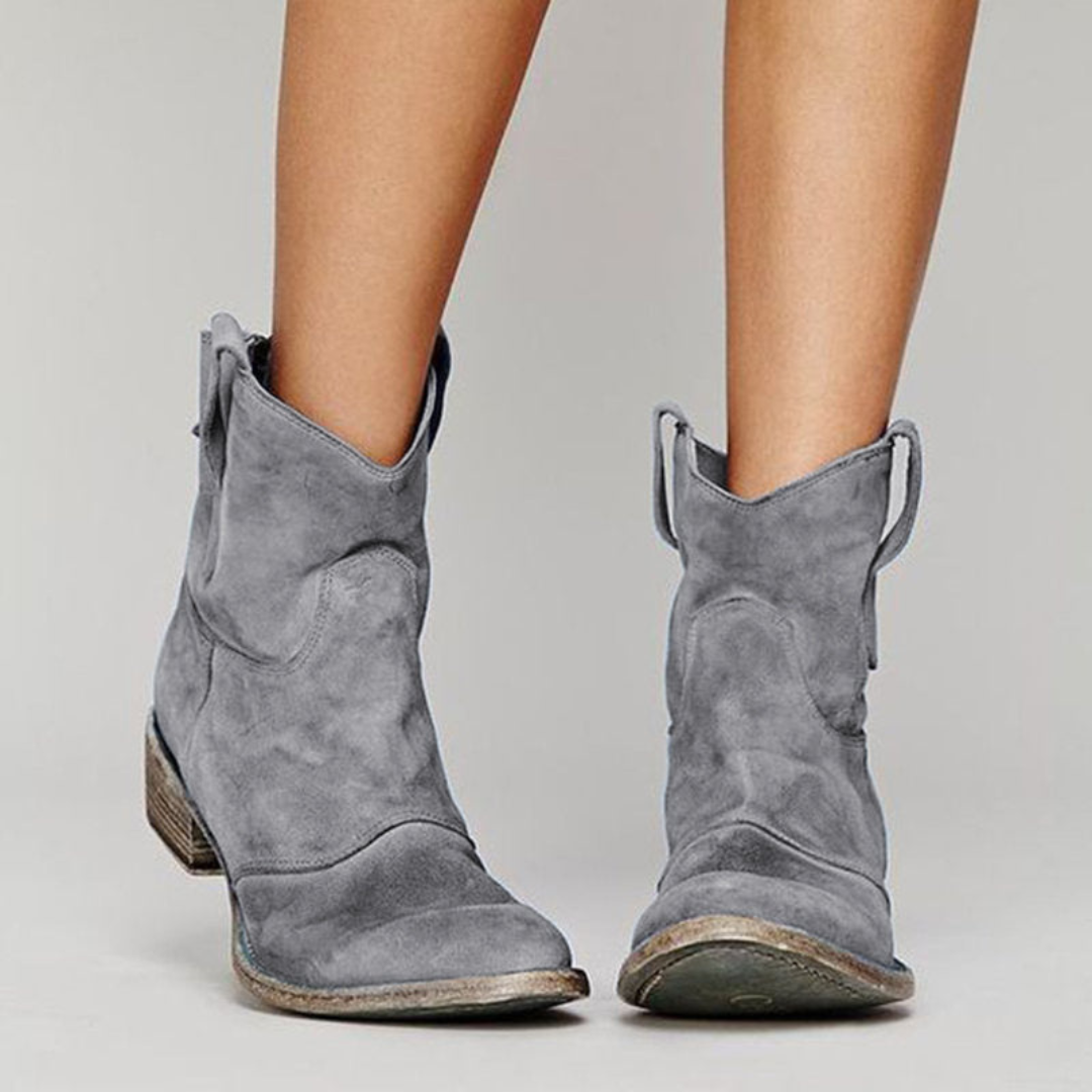 Noyara – Elegant Ankle Boots Made of Suede
