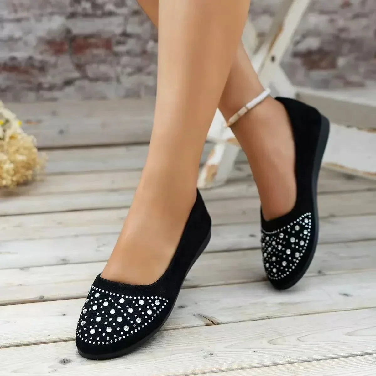 Noyra - Comfortable Flat Moccasins