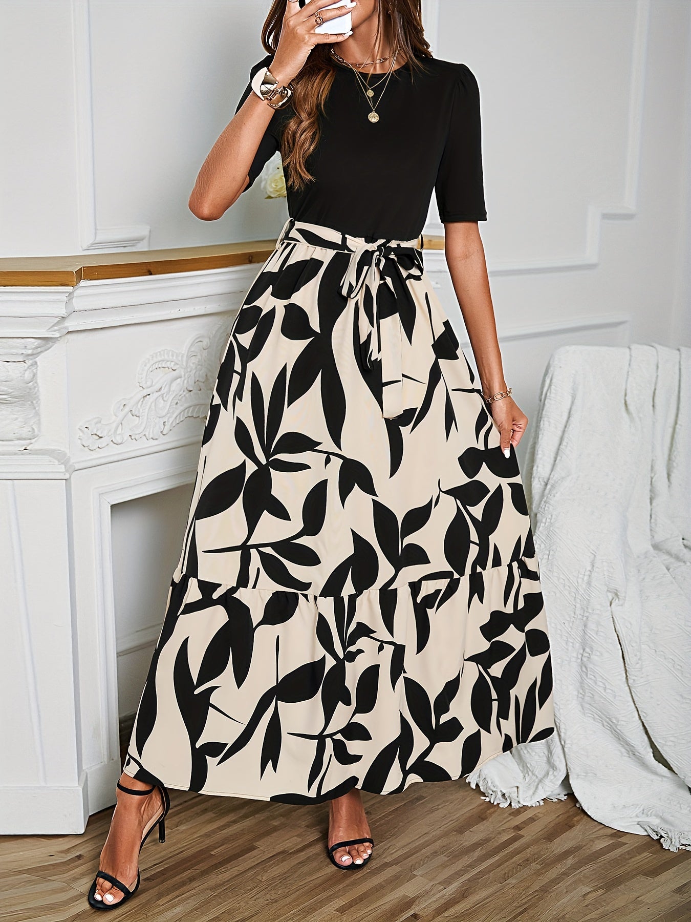 Nuray – Elegant Short-Sleeved Floral Dress