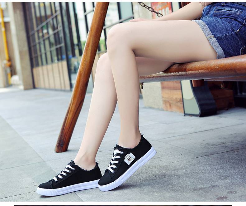 Oshenya - Casual Shoes with Round Toe and Flat Heel