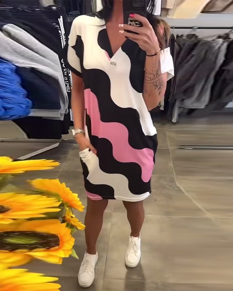 Penelope – Stylish Dress with V-Neck and Wavy Prints