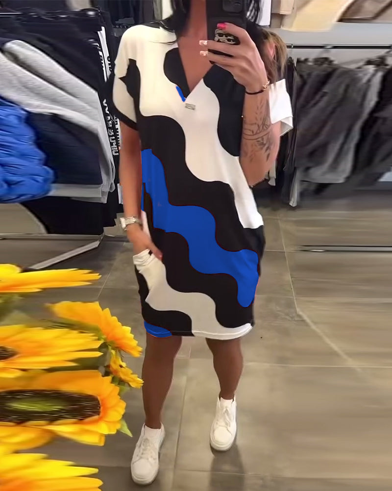 Penelope – Stylish Dress with V-Neck and Wavy Prints