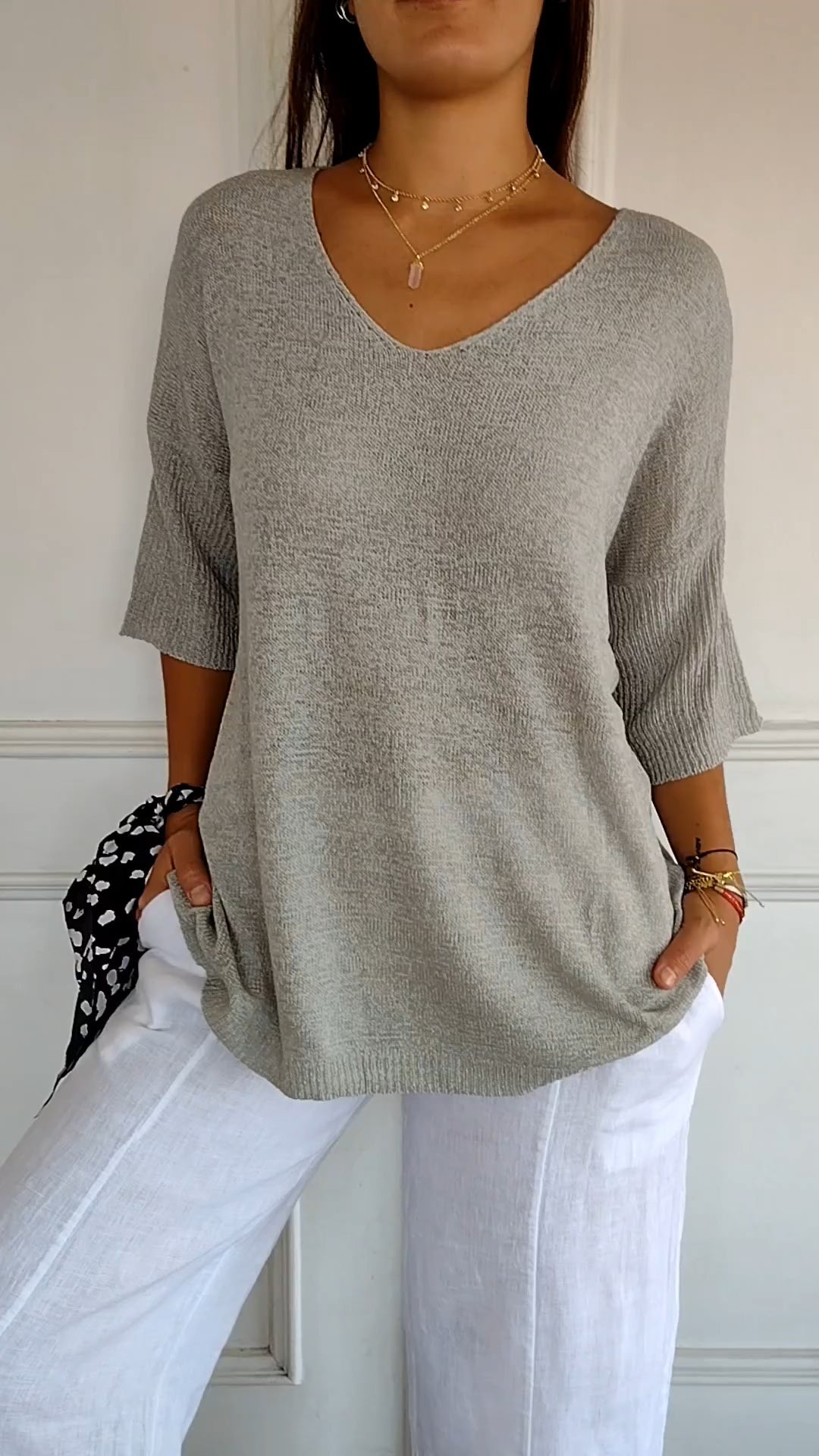 Rosel - Solid Color Knitted Top with V-Neck