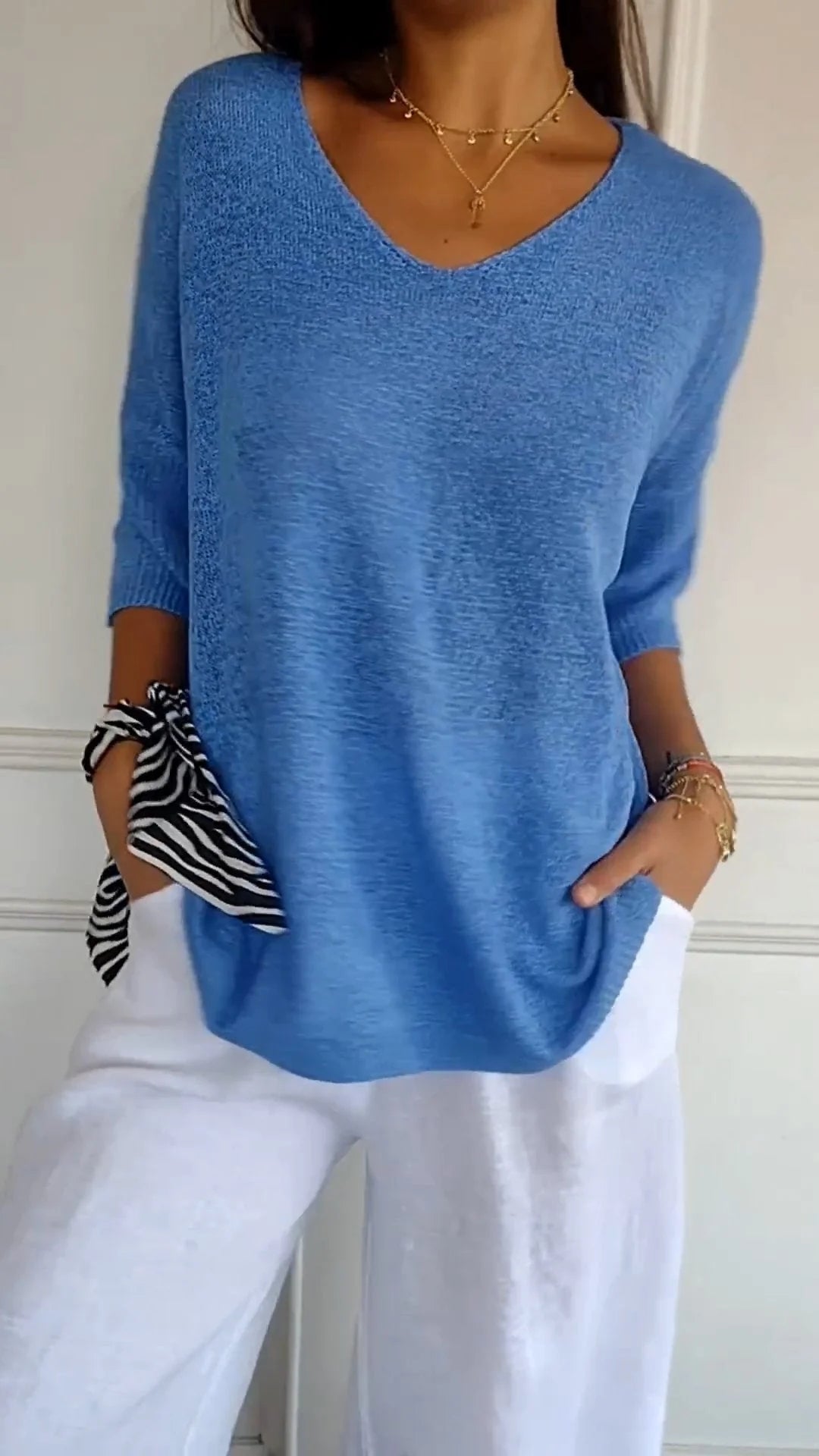 Rosel - Solid Color Knitted Top with V-Neck