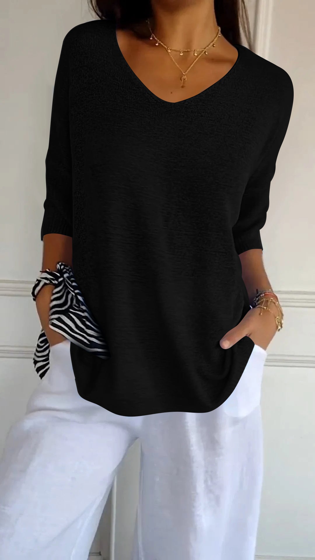 Rosel - Solid Color Knitted Top with V-Neck