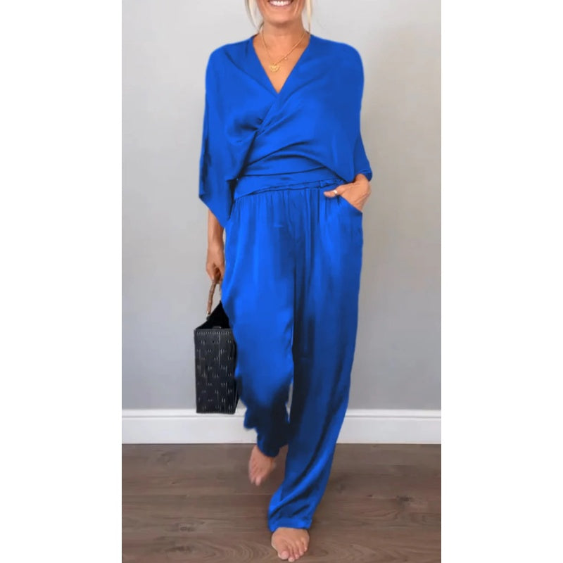 Samira - Top with V-Neck and Pants Made from Mercerized Cotton