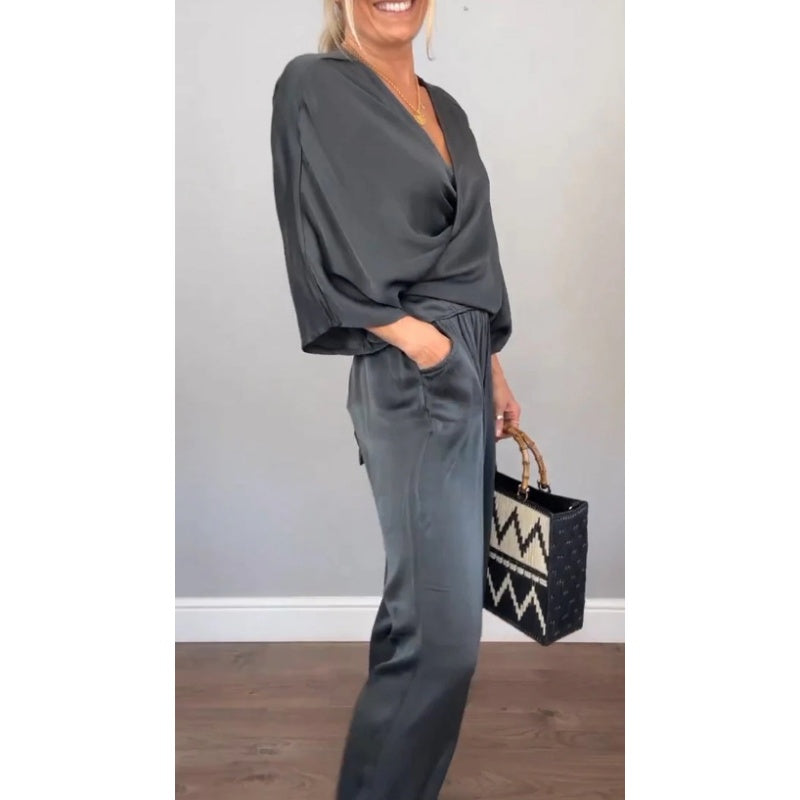 Samira - Top with V-Neck and Pants Made from Mercerized Cotton