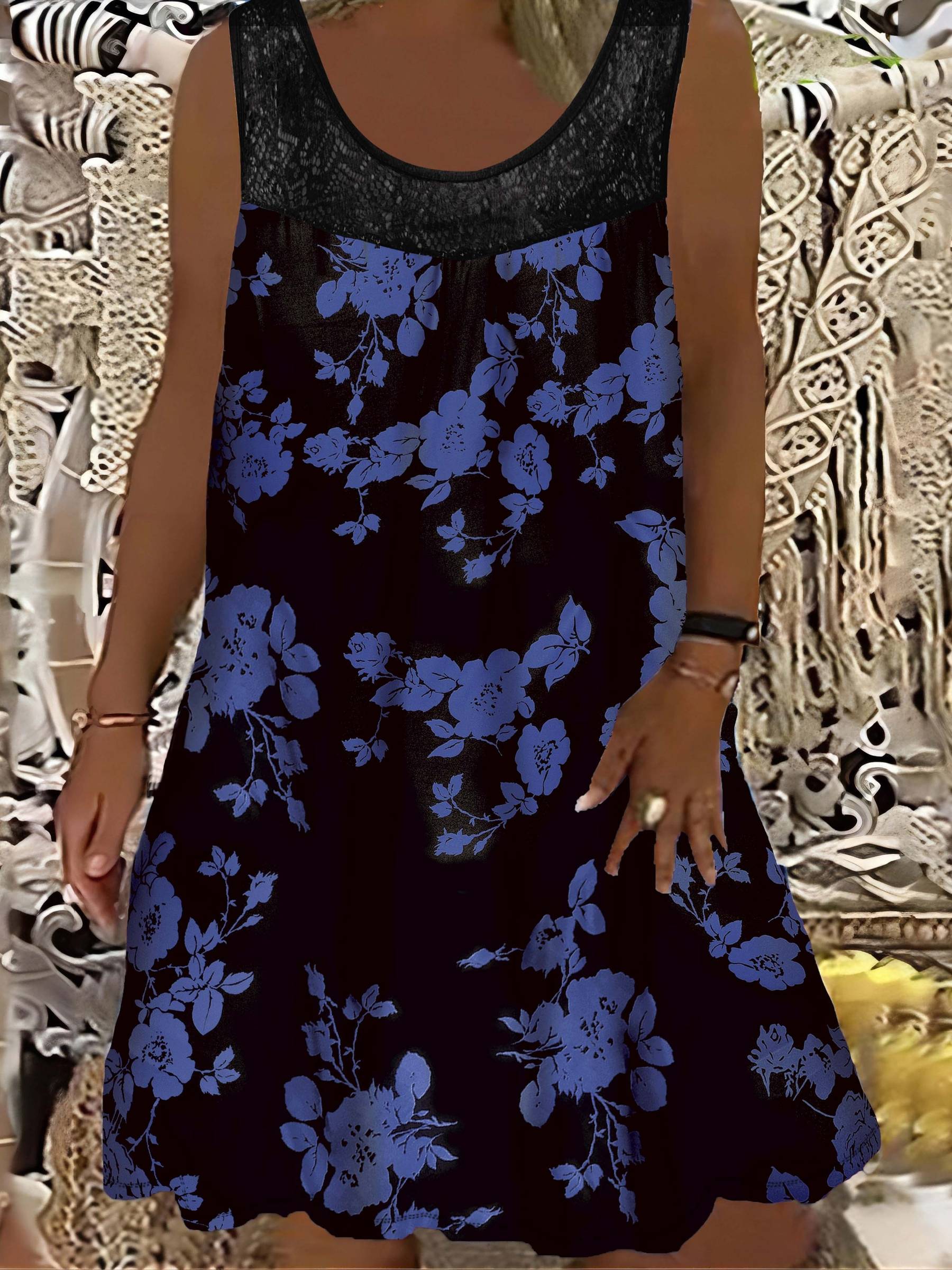 Samudri - Loose Sleeveless Maxi Dress with Round Neckline