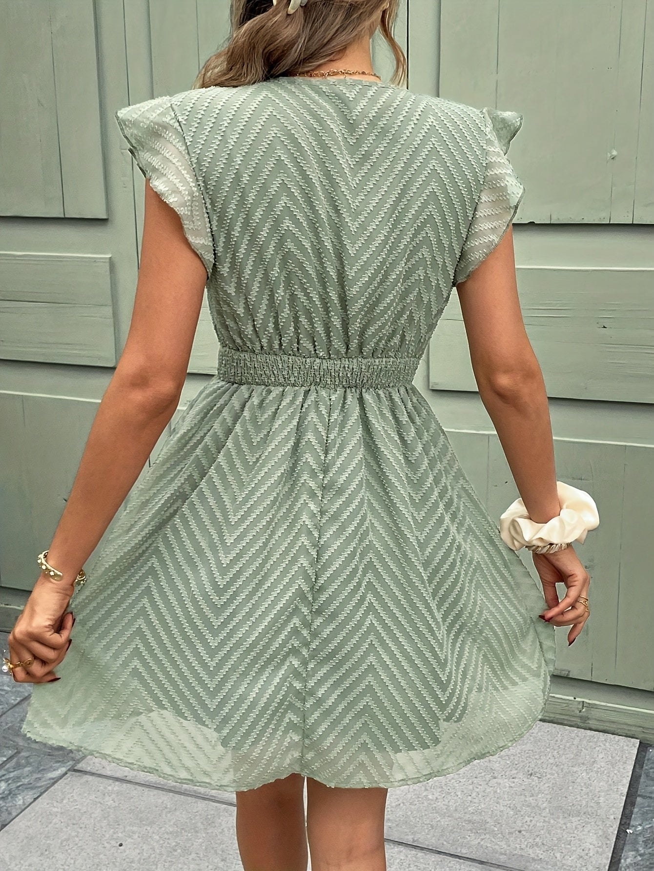 Shirley – Sleeveless Summer Dress with V-Neck
