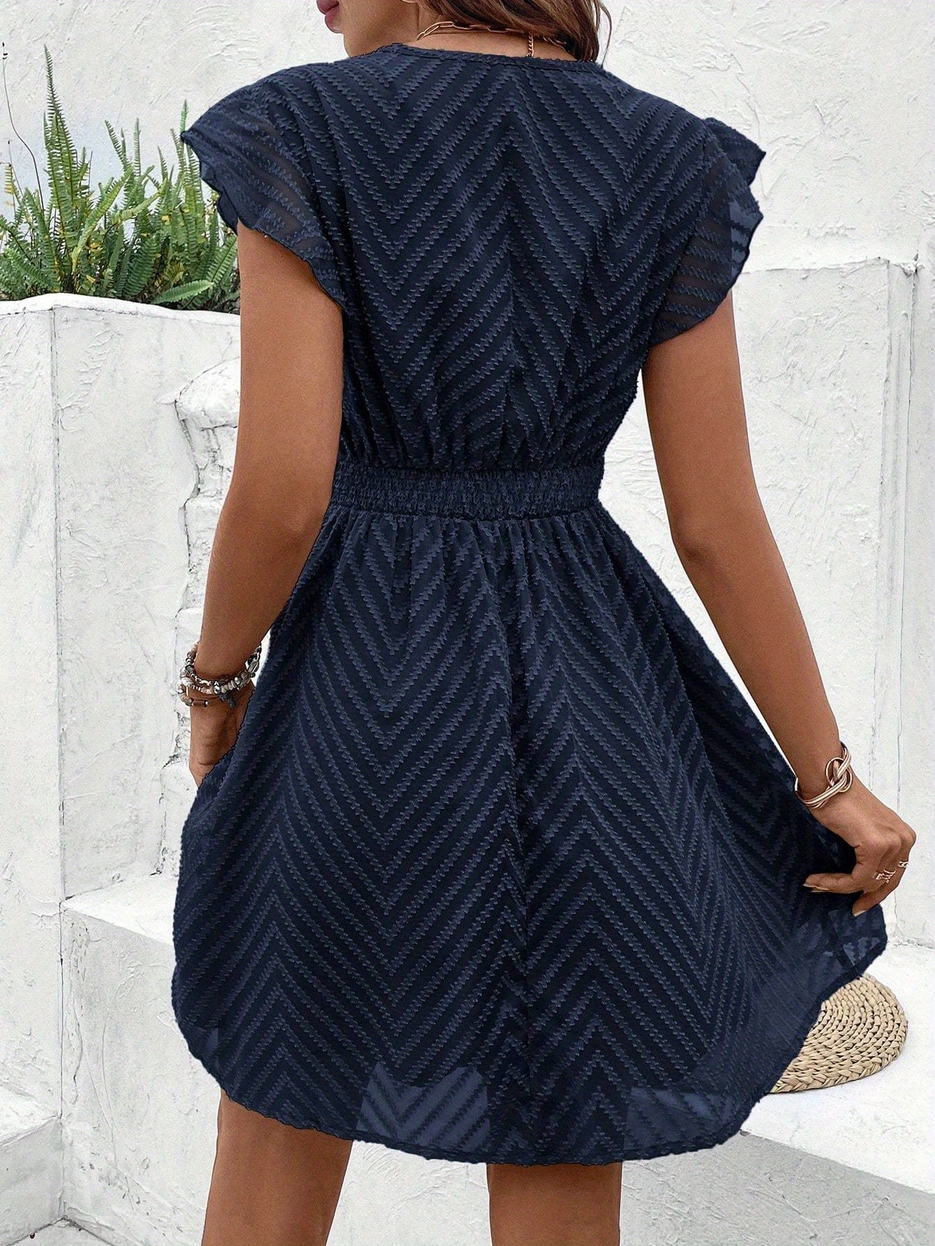 Shirley – Sleeveless Summer Dress with V-Neck