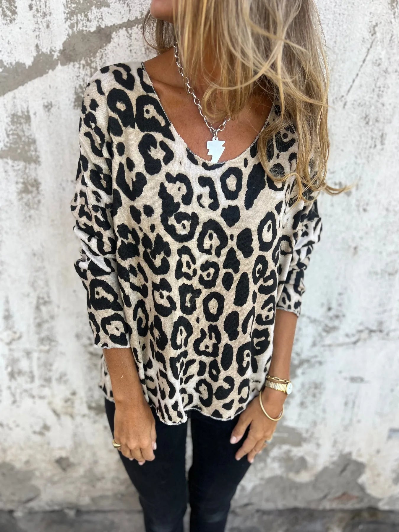 Swantje – Blouse with Round Neckline and Leopard Print | 1+1 Free
