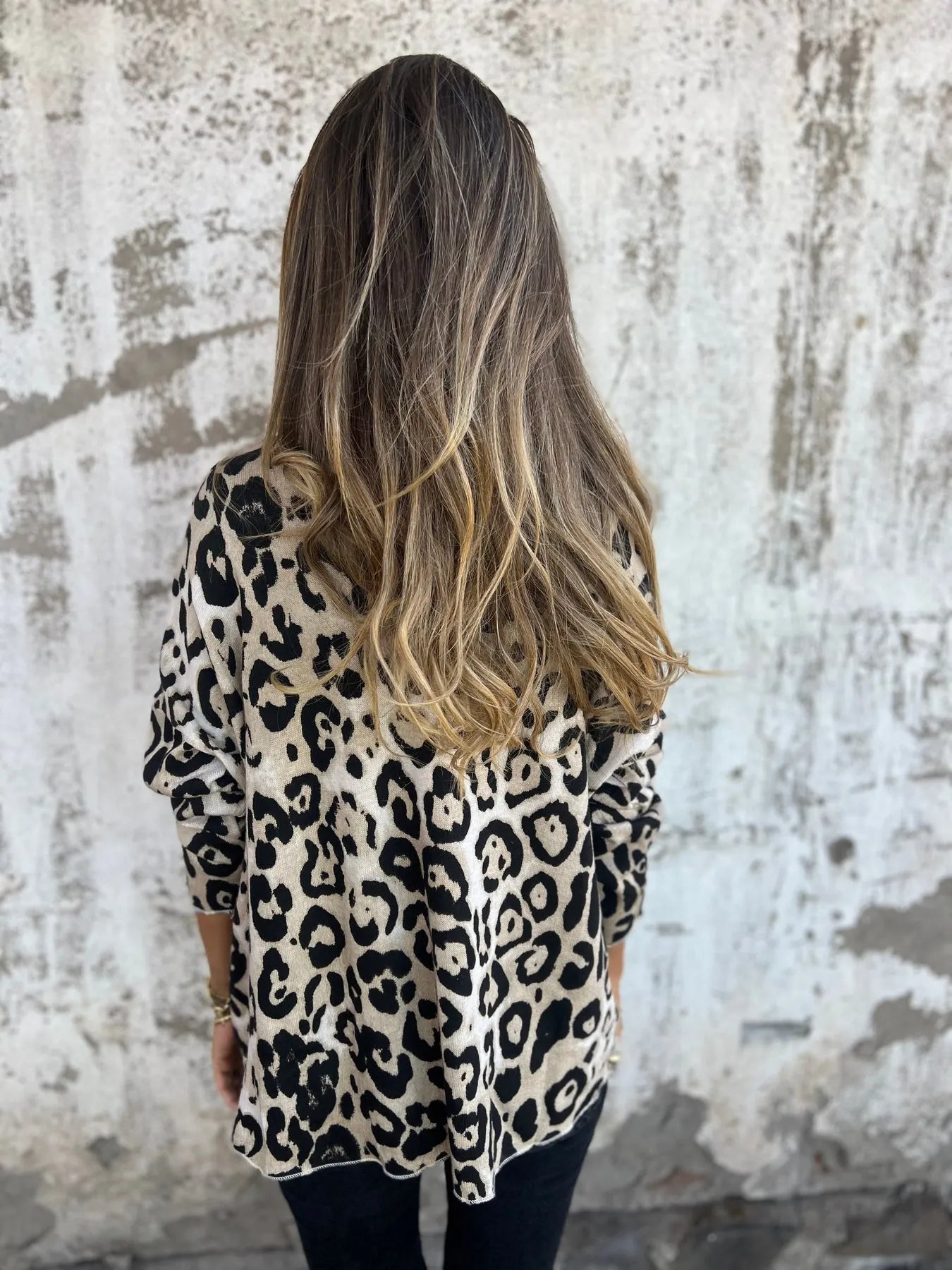 Swantje – Blouse with Round Neckline and Leopard Print | 1+1 Free