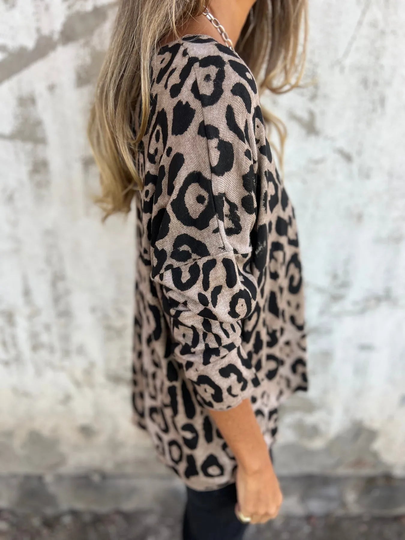 Swantje – Blouse with Round Neckline and Leopard Print | 1+1 Free