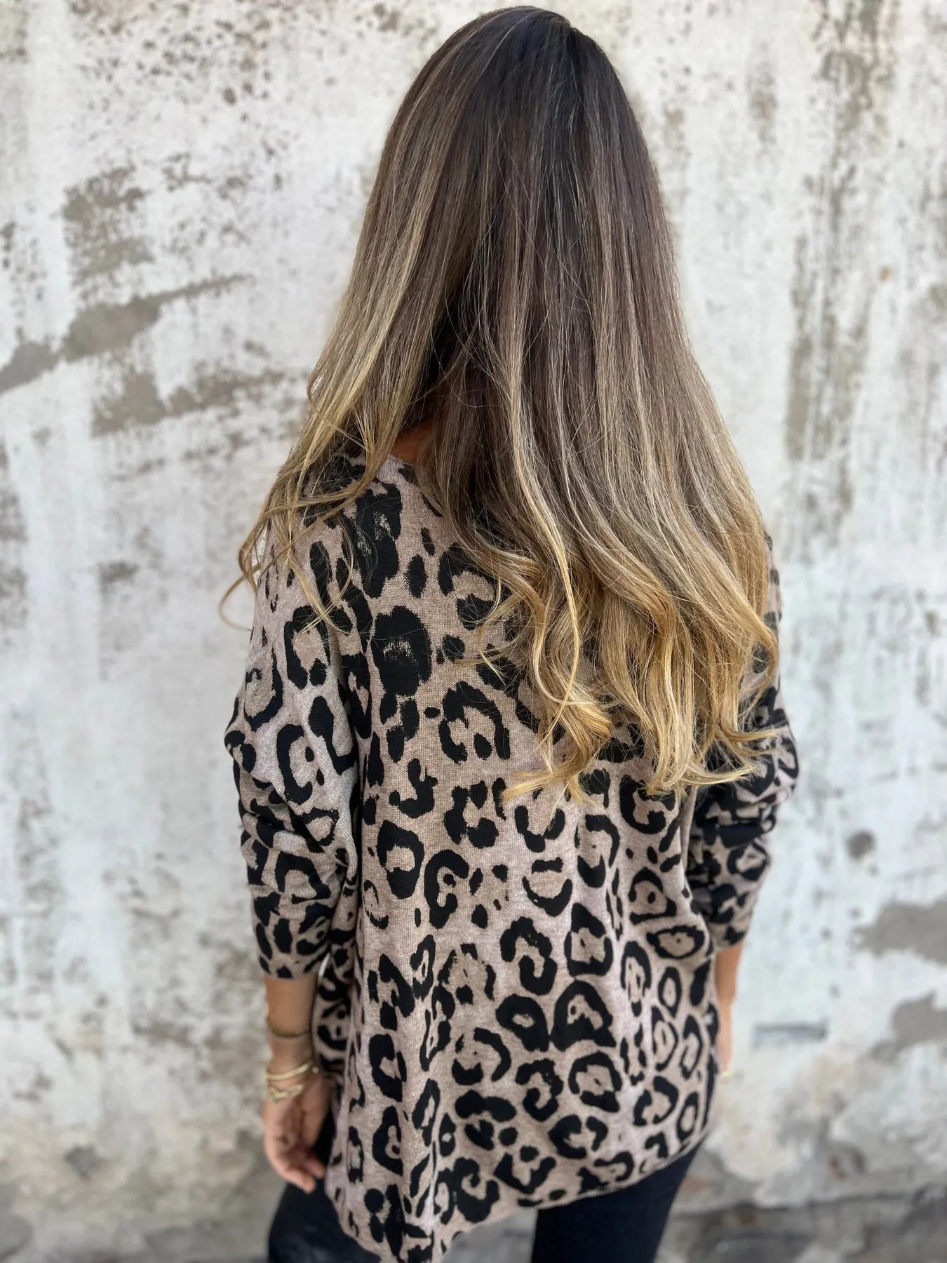 Swantje – Blouse with Round Neckline and Leopard Print | 1+1 Free