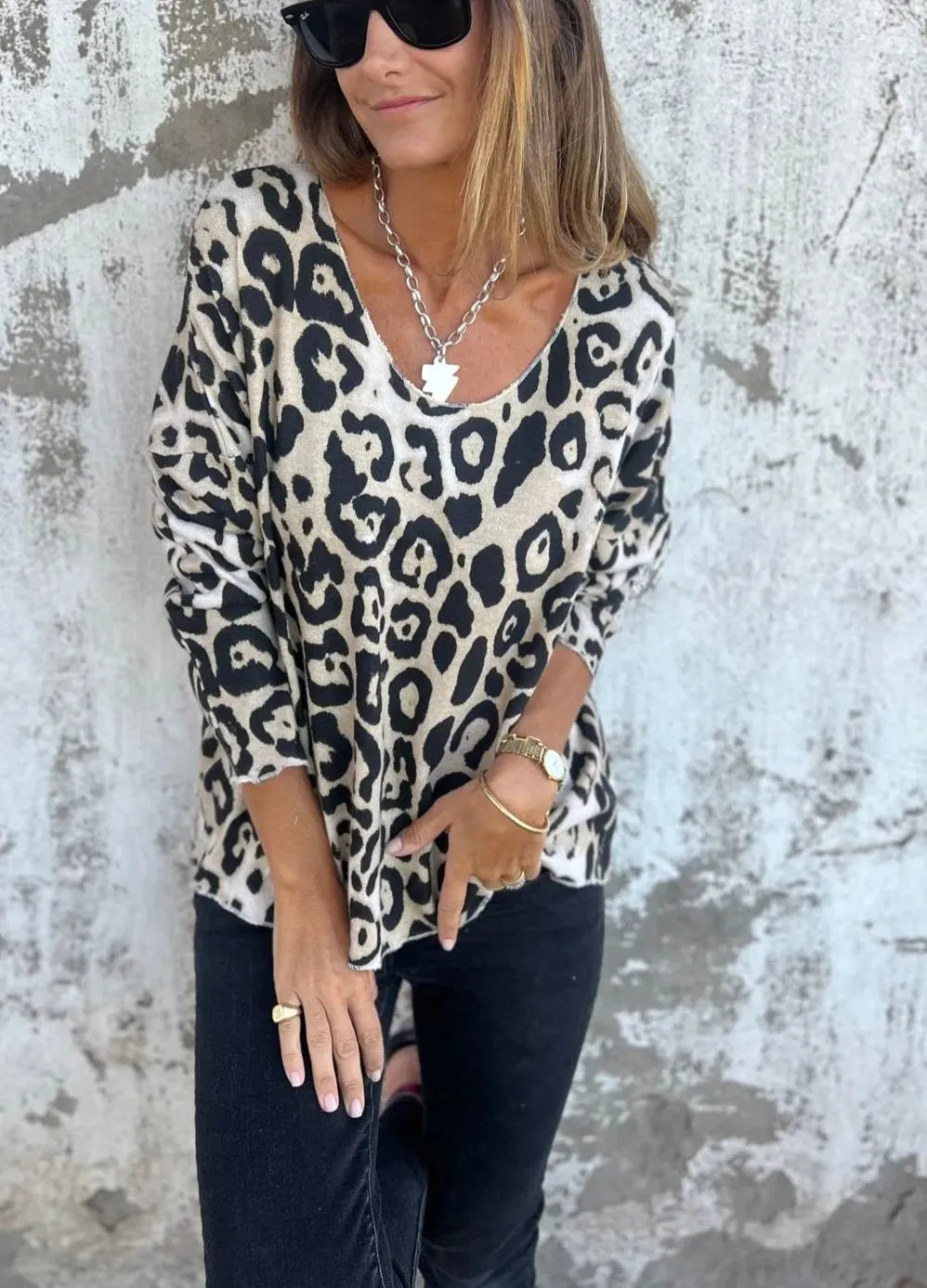 Swantje – Blouse with Round Neckline and Leopard Print | 1+1 Free