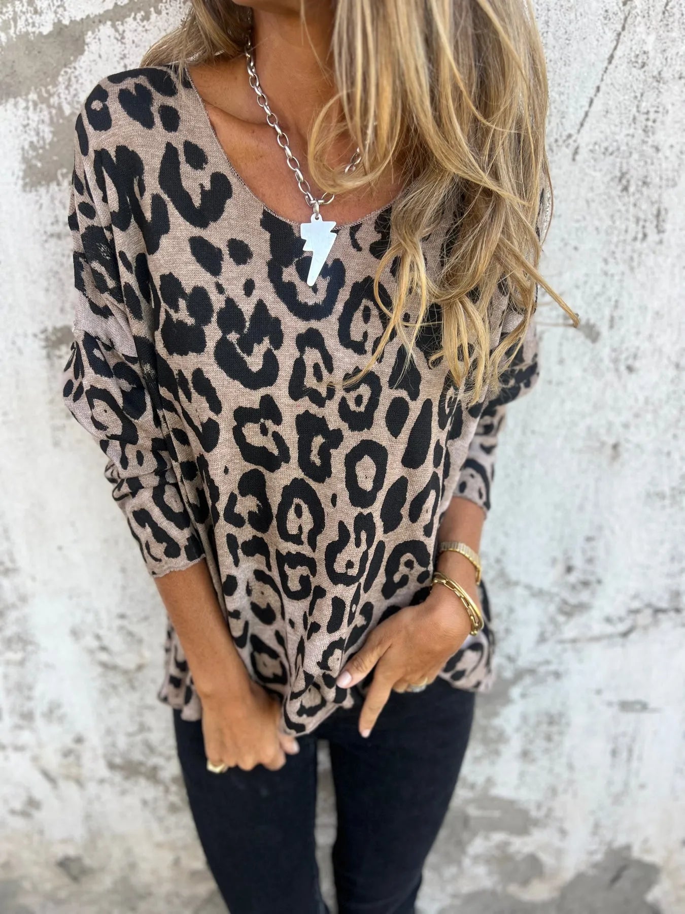 Swantje – Blouse with Round Neckline and Leopard Print | 1+1 Free