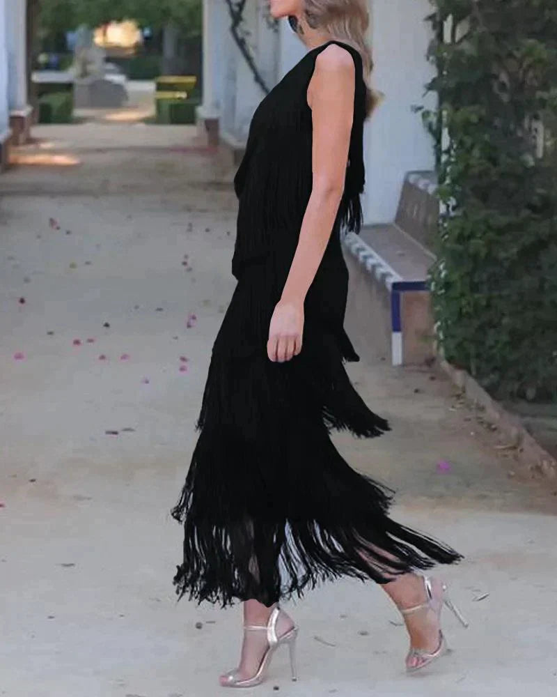 Tamira – Long Dress with Asymmetrical Shoulder Design