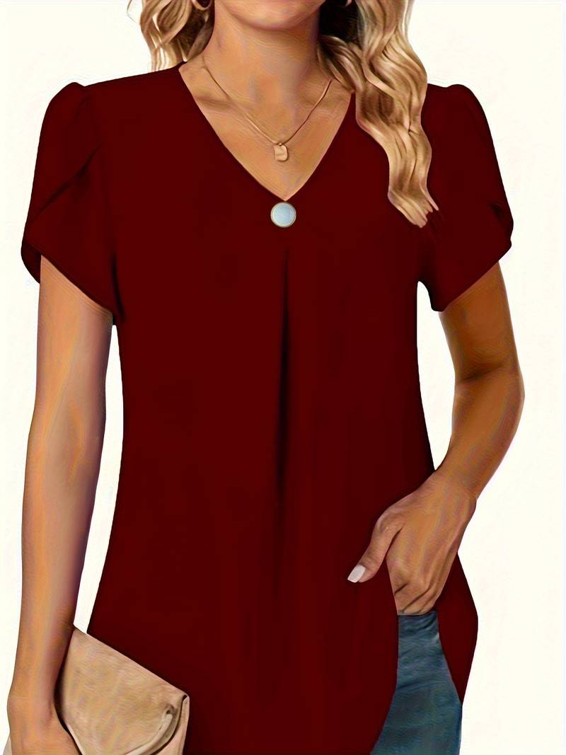 Thilakshi - Short-Sleeved Blouse with Ruffles and a Button