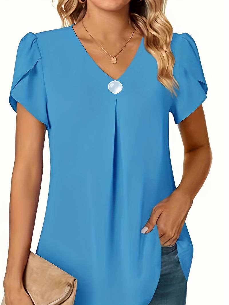Thilakshi - Short-Sleeved Blouse with Ruffles and a Button