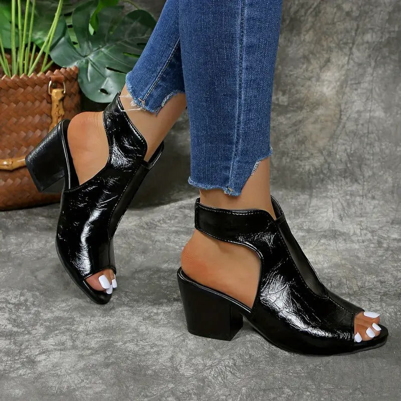 Thomis – Non-Slip Leather Sandals with Open Toe