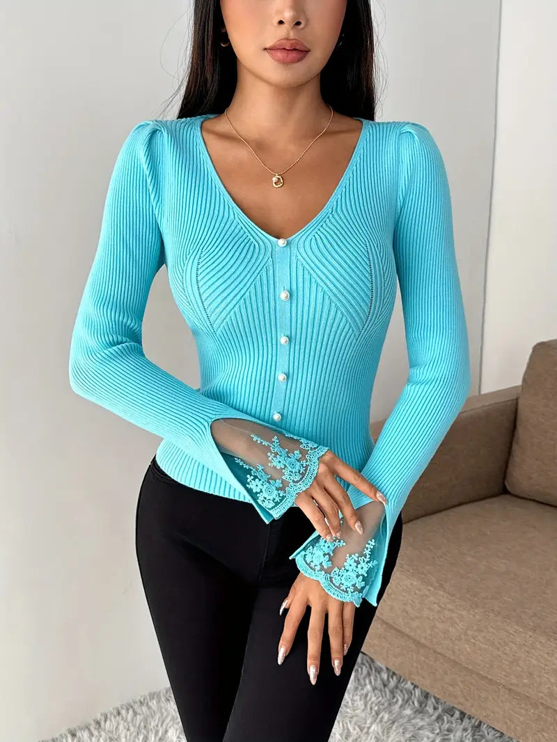 Visenna – Elegant Sweater with V-Neck and Lace Sleeves