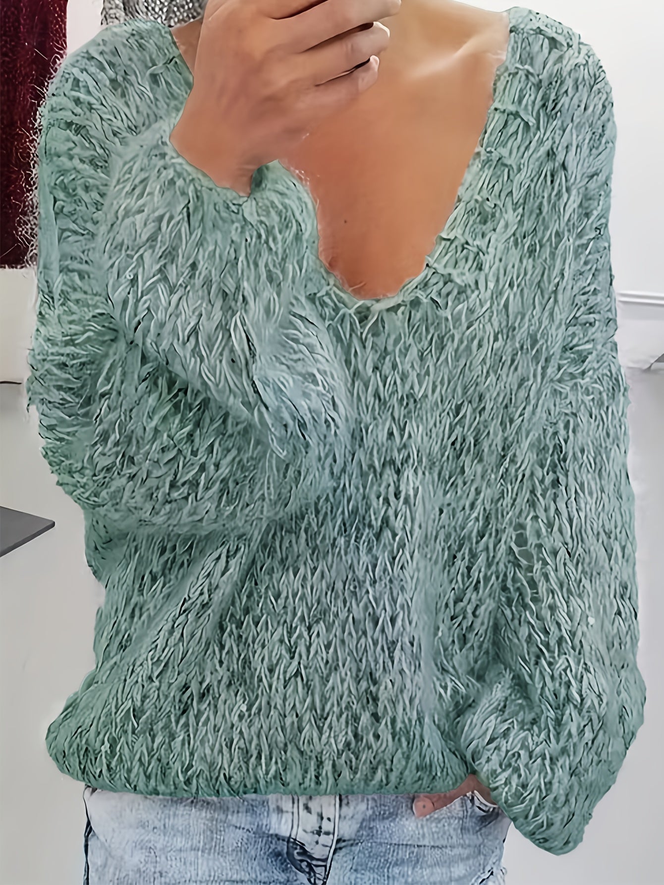 Vriona – Knit Sweater with Long Sleeves and V-Neck