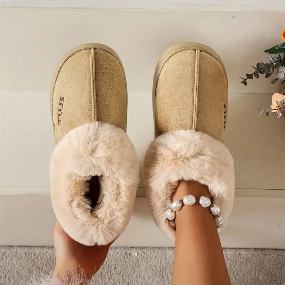 Yndra - Slippers with Plush Lining