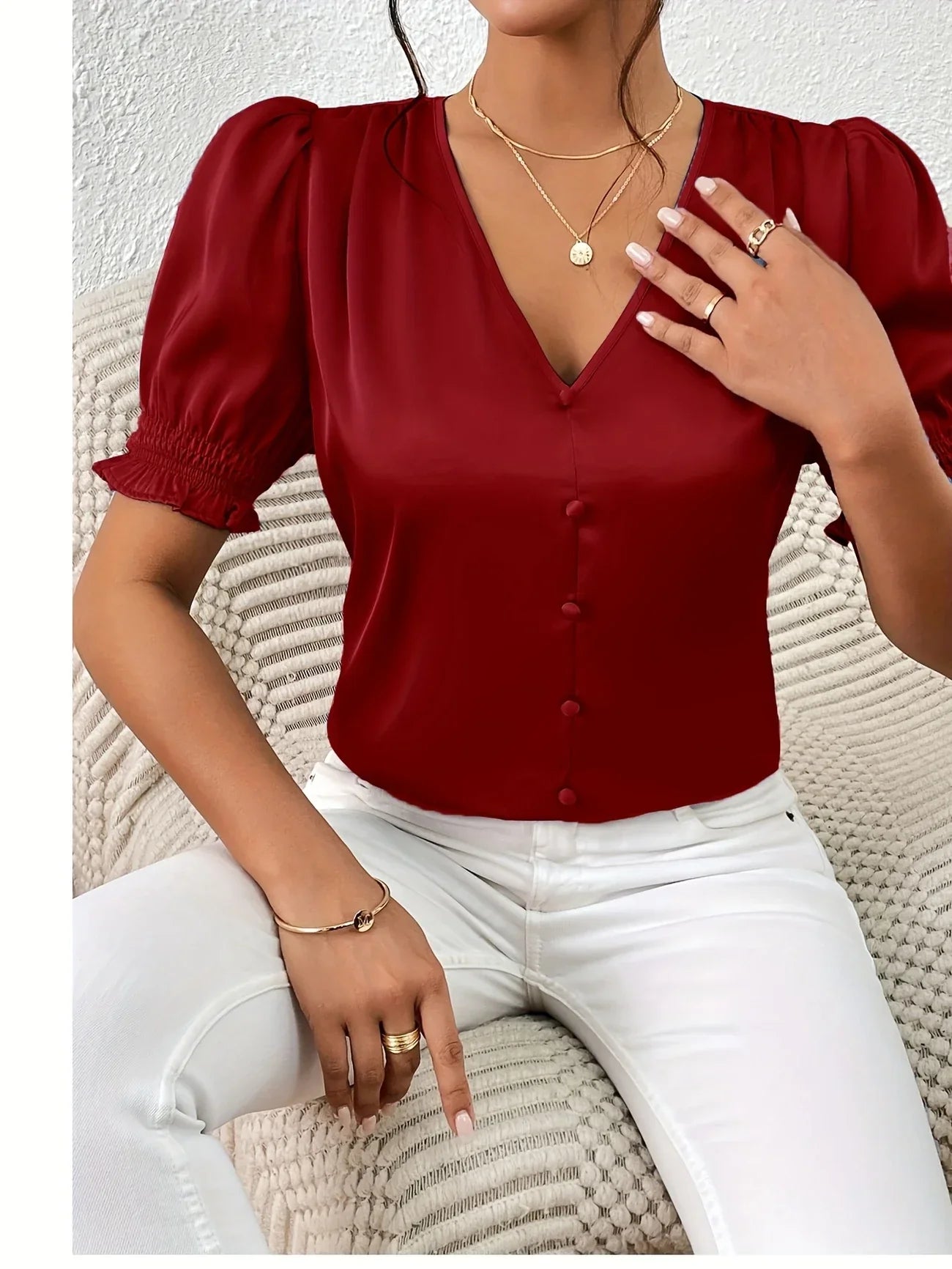 Abella – Elegant Blouse with V-Neck and Puff Sleeves