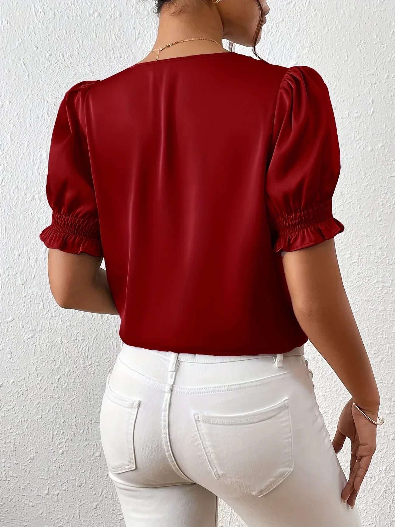Abella – Elegant Blouse with V-Neck and Puff Sleeves