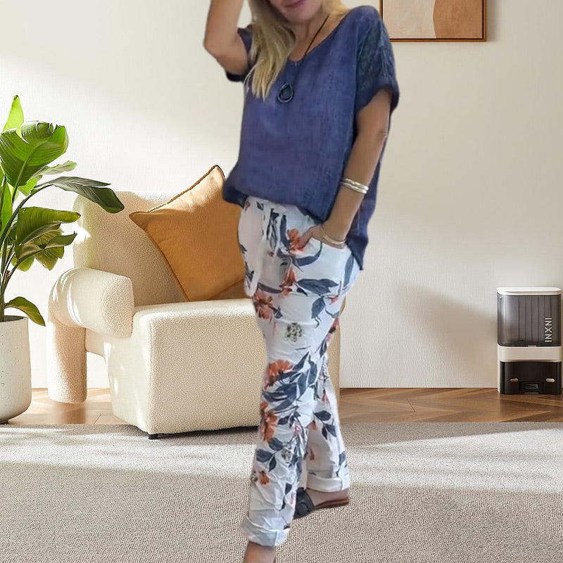 Alura - Casual Blouse and Pants with Floral Pattern