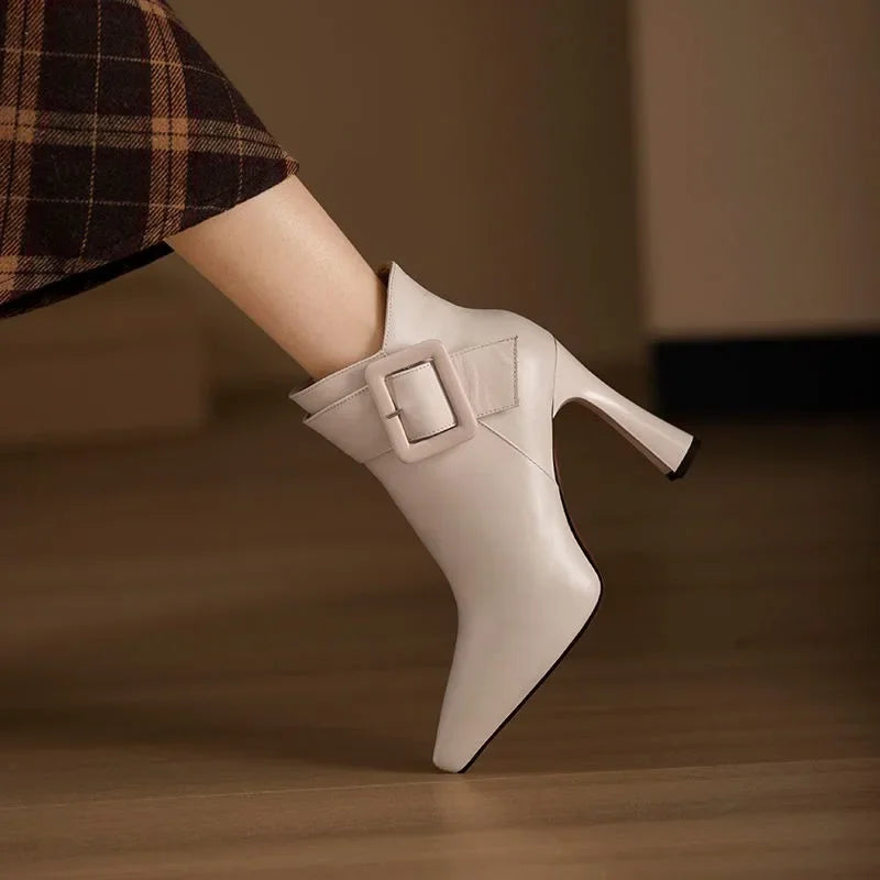 Arielah – Boots with Pointed Toe and Buckle Strap