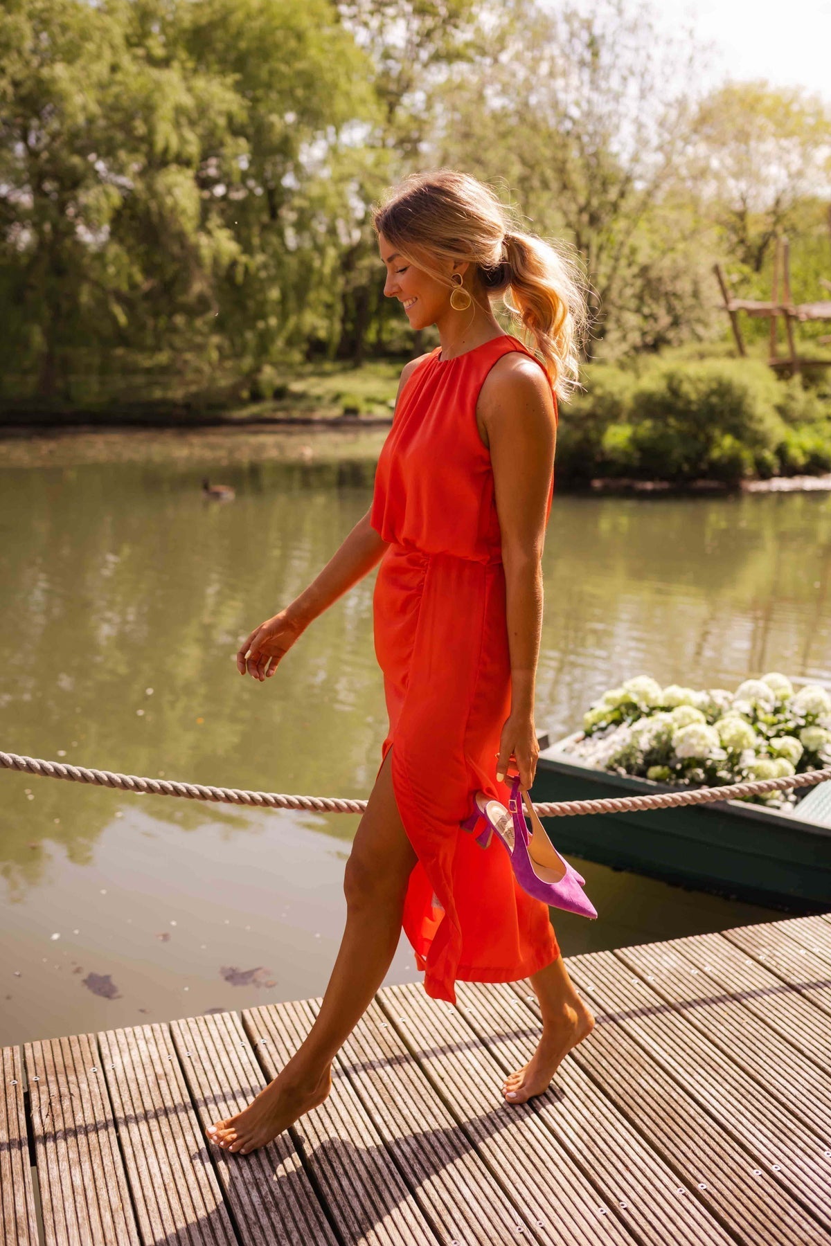 Beulah – Fashionable Sleeveless Midi Dress