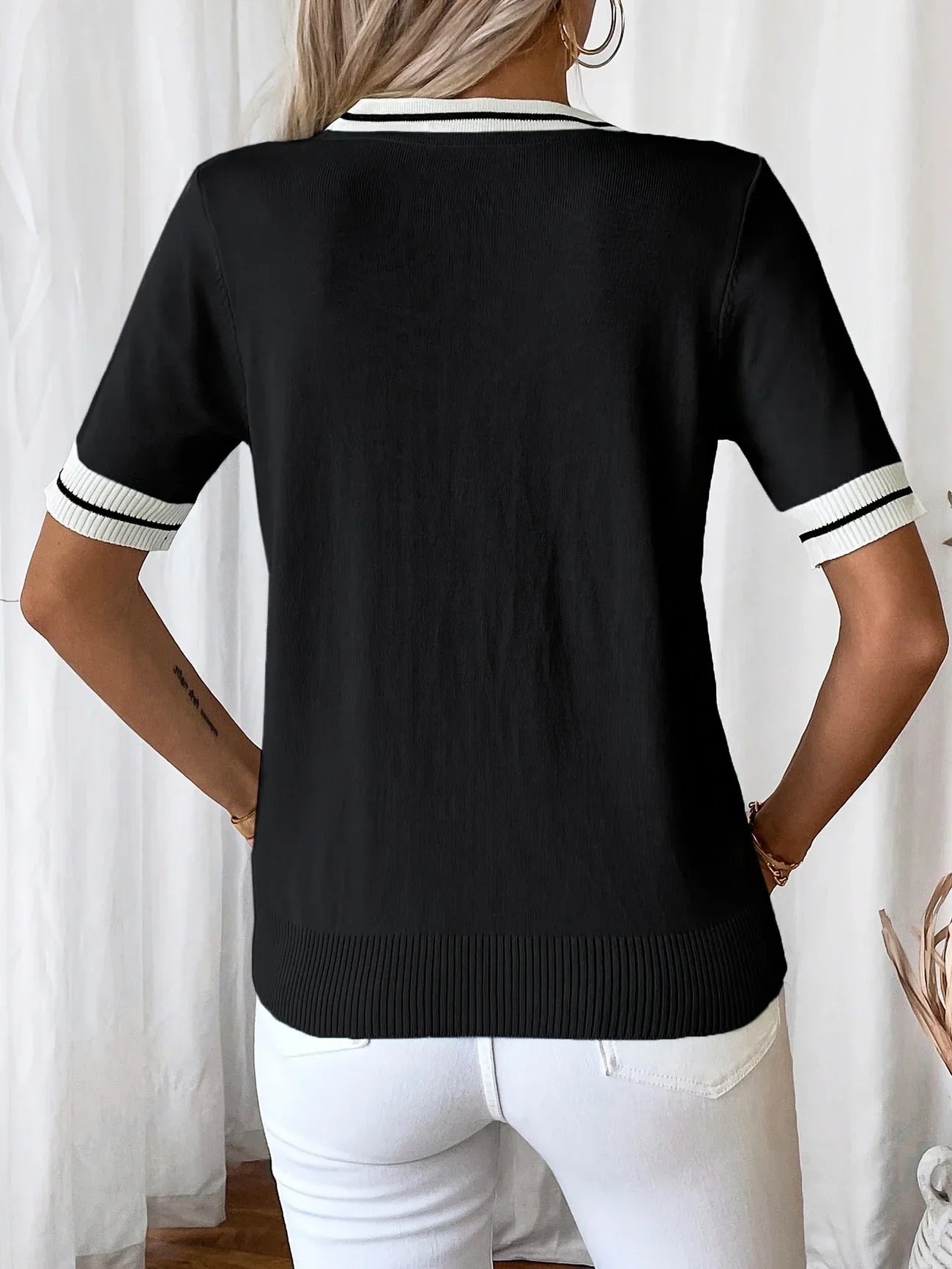Brunella - Elegant V-Neck Knit Top