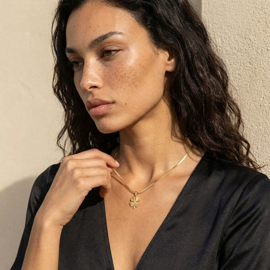 Elara Lucky Clover Pendant Necklace