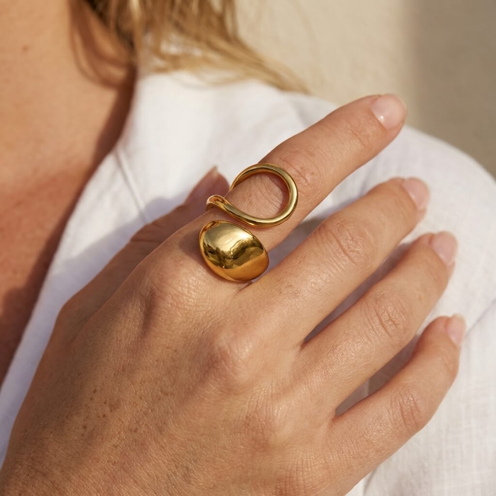 Elevé Sculptural Ring