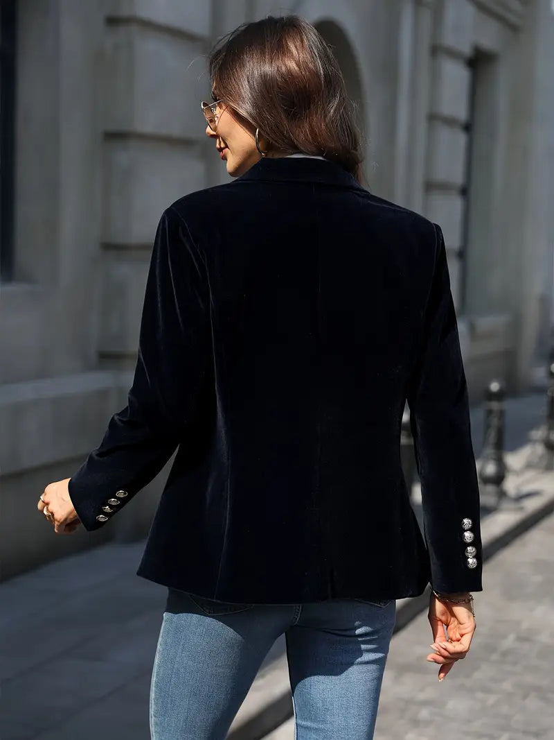 Elīna – Fashionable Velvet Blazer