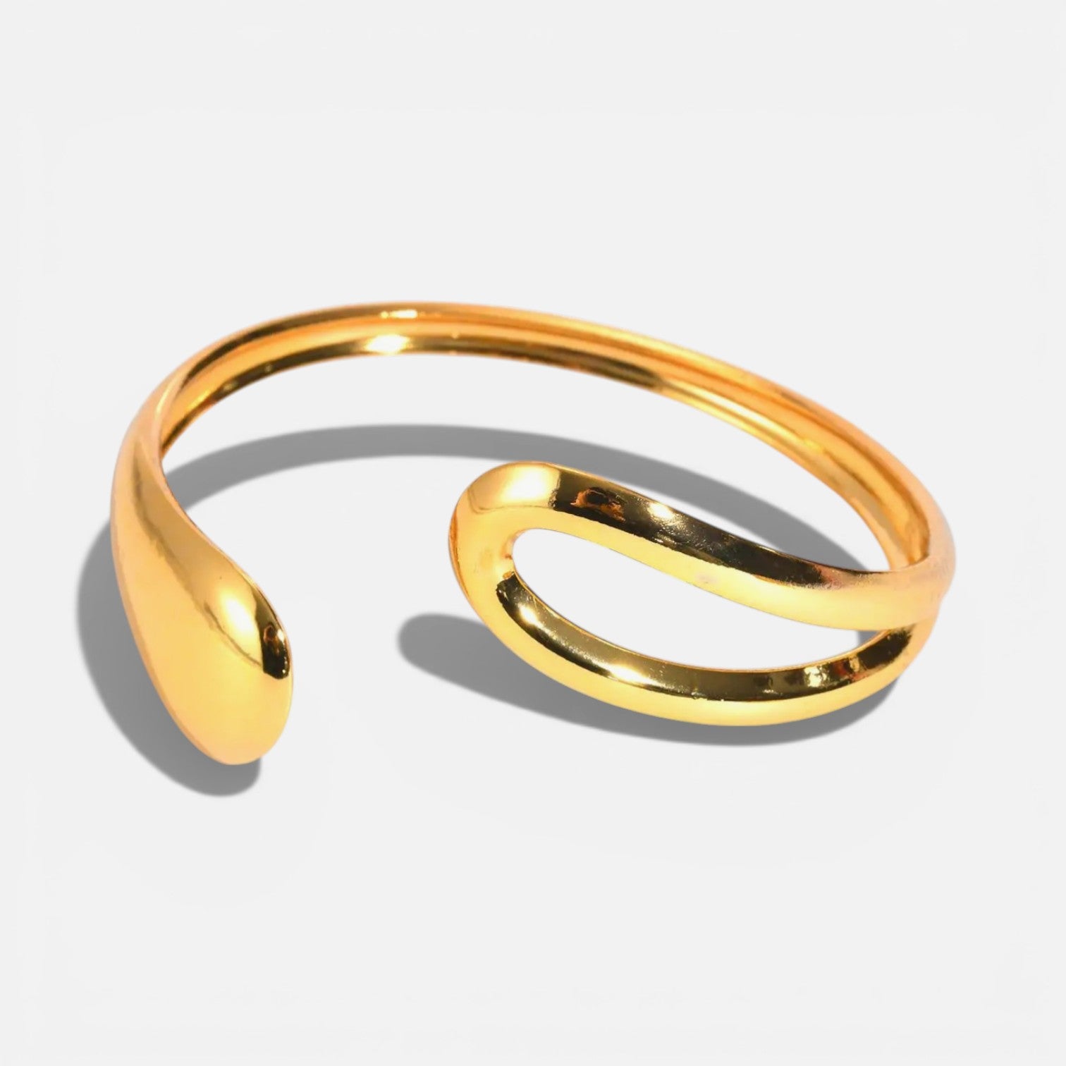 Évienne Teardrop Sculptural Cuff Bracelet