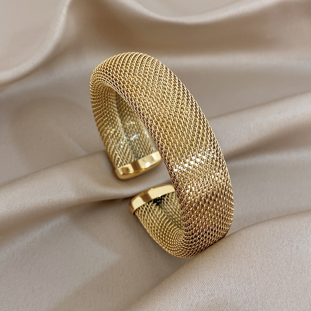 Fashion New Woven Bracelet | 18K Golden Plated 304 Stainless Steel Metal Bracelet | Versatile Accessory for Daily and Party Occasions