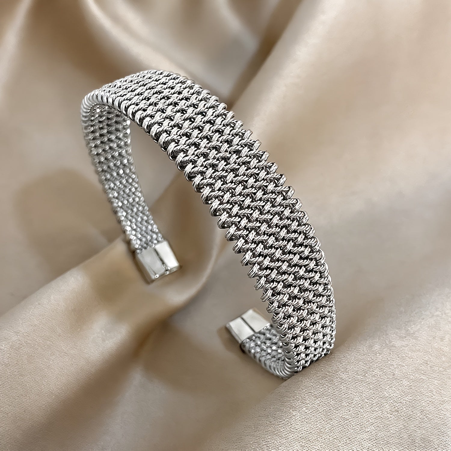 Fashion New Woven Bracelet | 18K Golden Plated 304 Stainless Steel Metal Bracelet | Versatile Accessory for Daily and Party Occasions