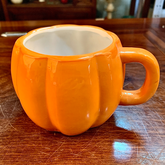 GlowSip – Halloween Mug with Pumpkin Smile
