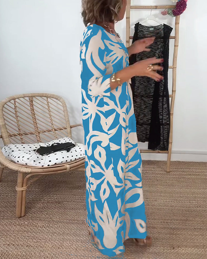 Halina – Dress with Round Neckline and Long Sleeves with Print