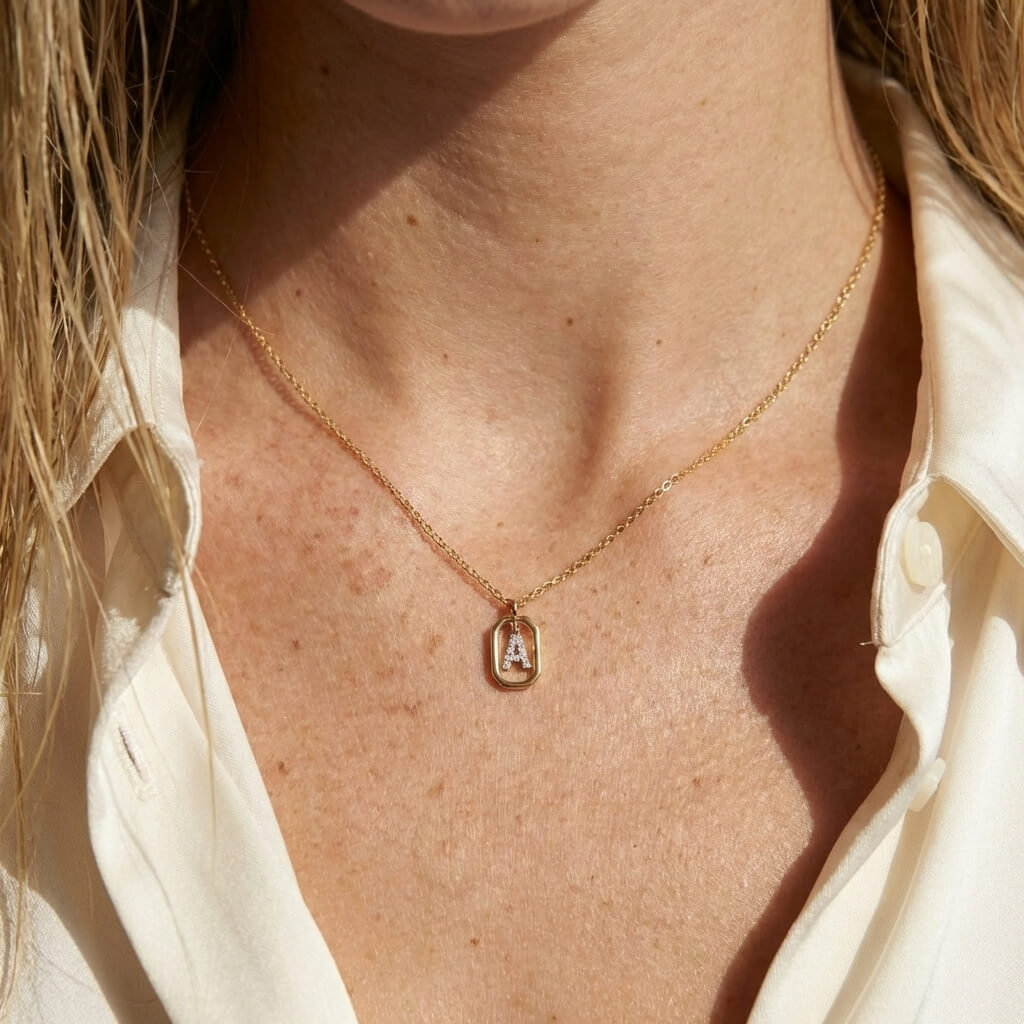 Initialé Mini Letter Necklace