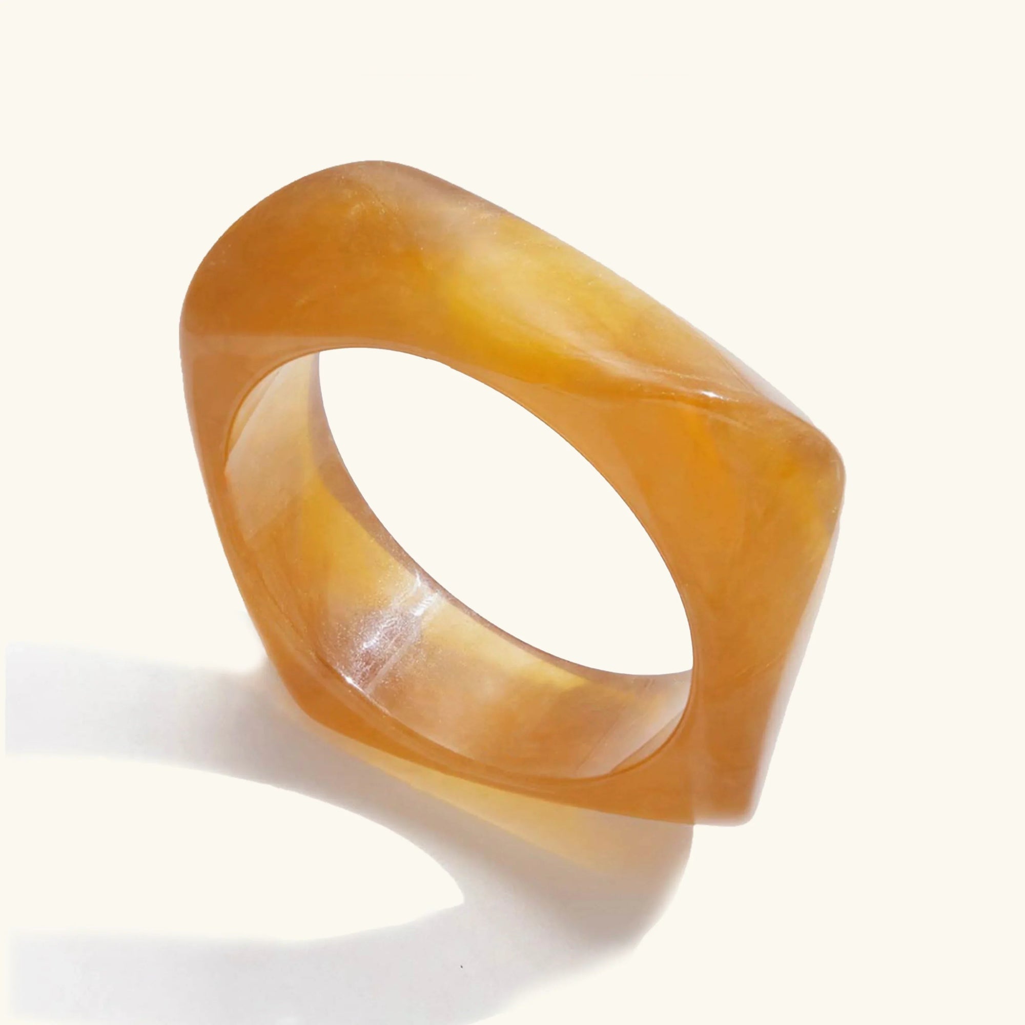 Brazalete grueso de acrílico Kaitlyn