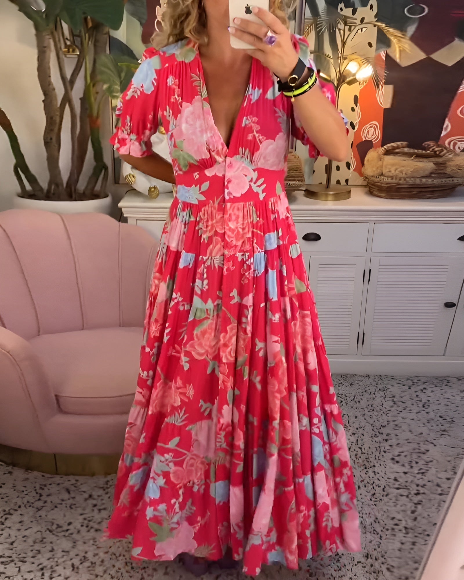 Kaela – Dress with V-Neck, Pockets, and Floral Pattern