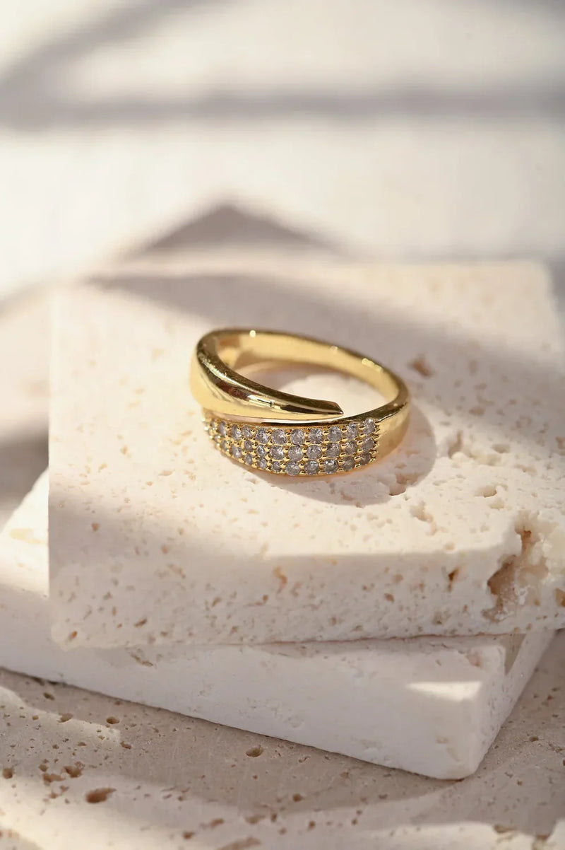 Kalea – Elegance Haven Ring