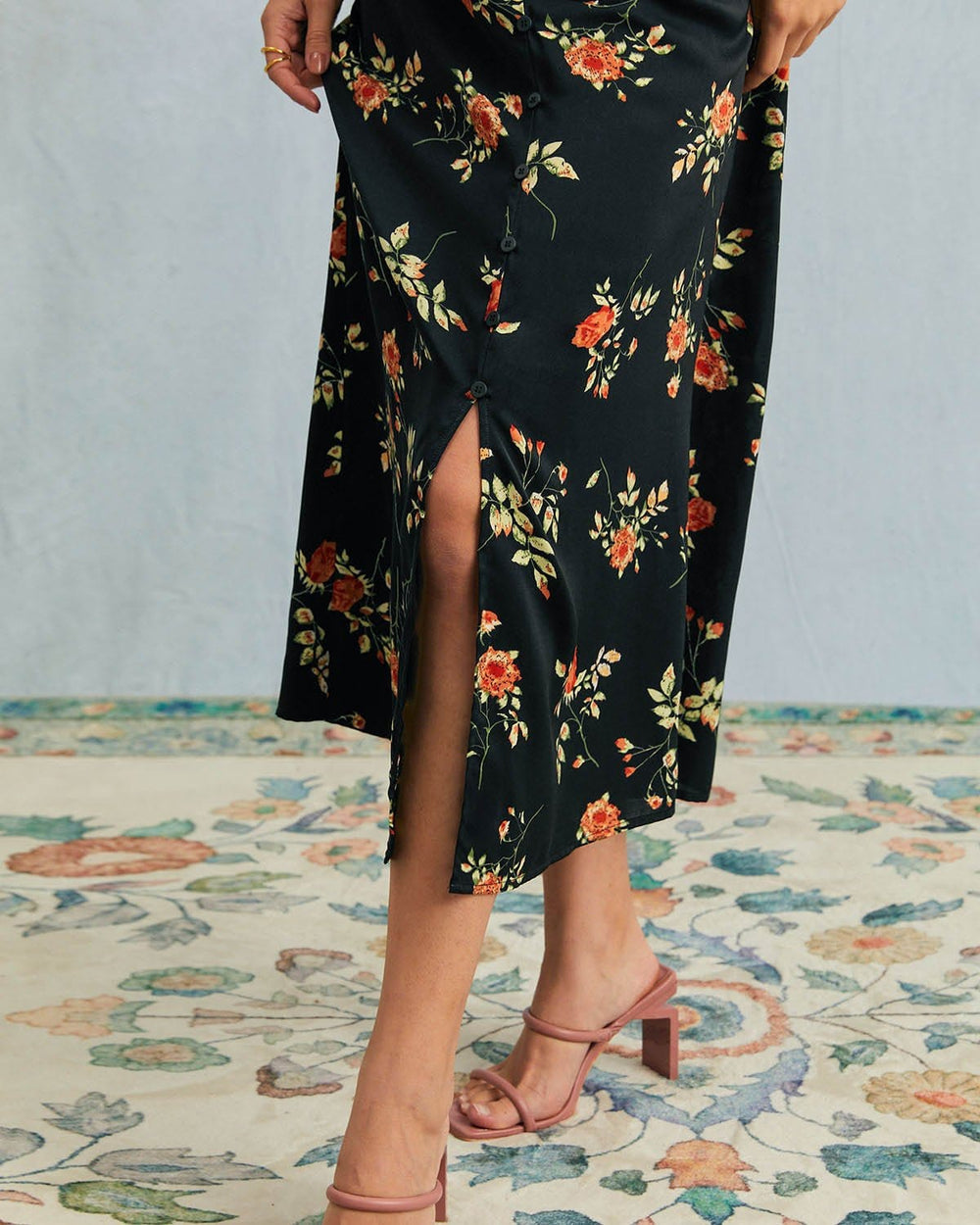Kambria – Short-Sleeved Midi Dress with Floral Pattern