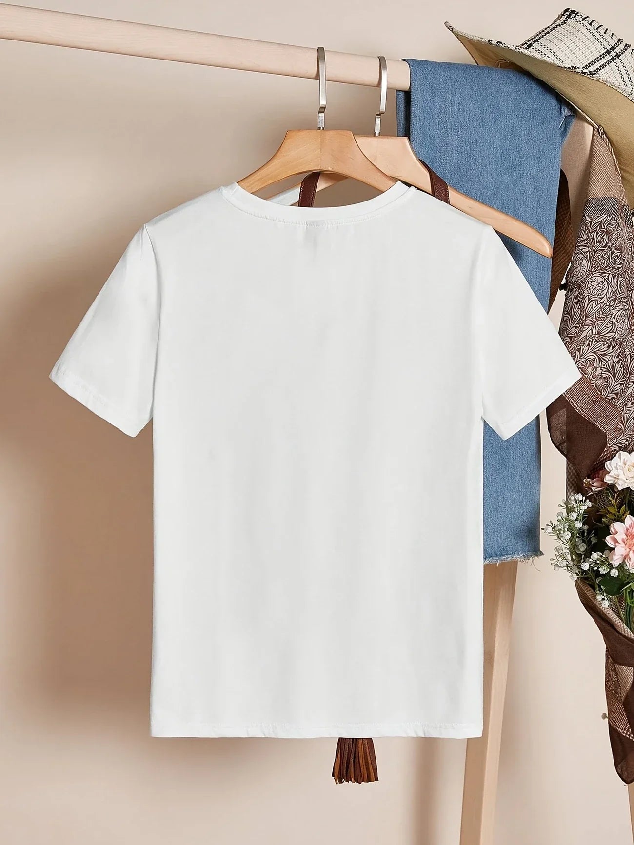 Larson – Casual Short Sleeve T-Shirt with Heart Prints